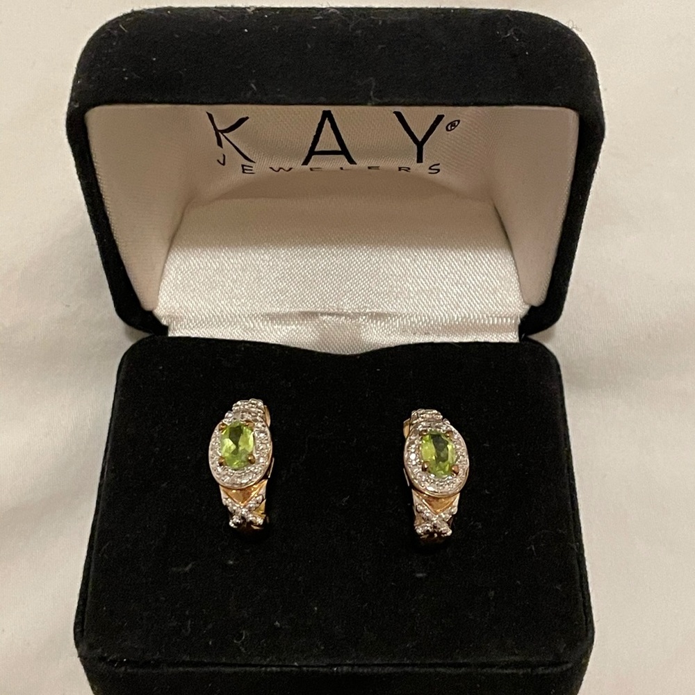 Peridot Earring (August birthstone)